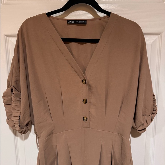 Zara jumpsuit - Picture 2 of 6